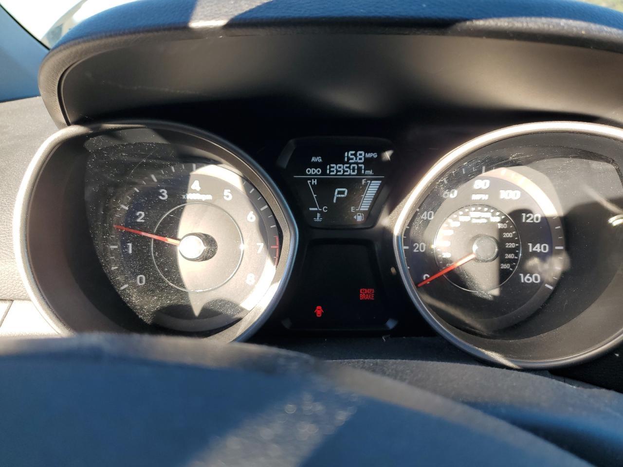 2012 Hyundai Elantra - Image 9