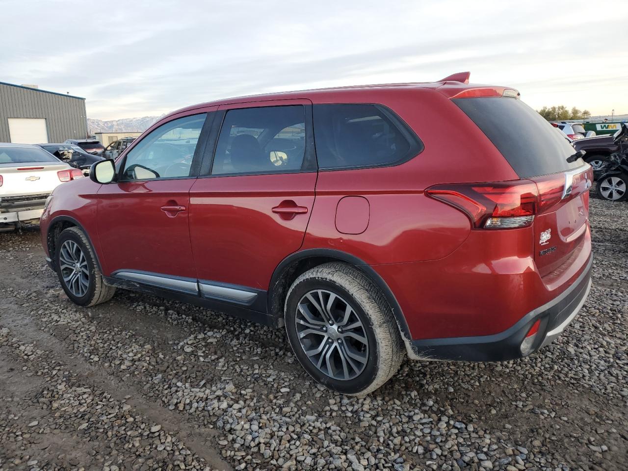 VIN JA4AD2A38JZ035647 2018 MITSUBISHI OUTLANDER no.2