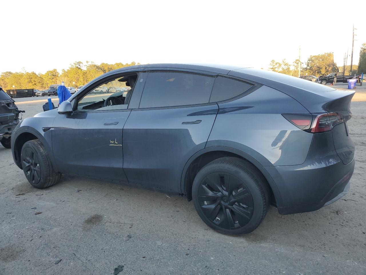 VIN 7SAYGDEE1PA189392 2023 TESLA MODEL Y no.2