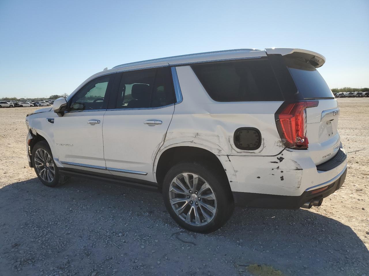 2021 GMC Yukon - Image 2