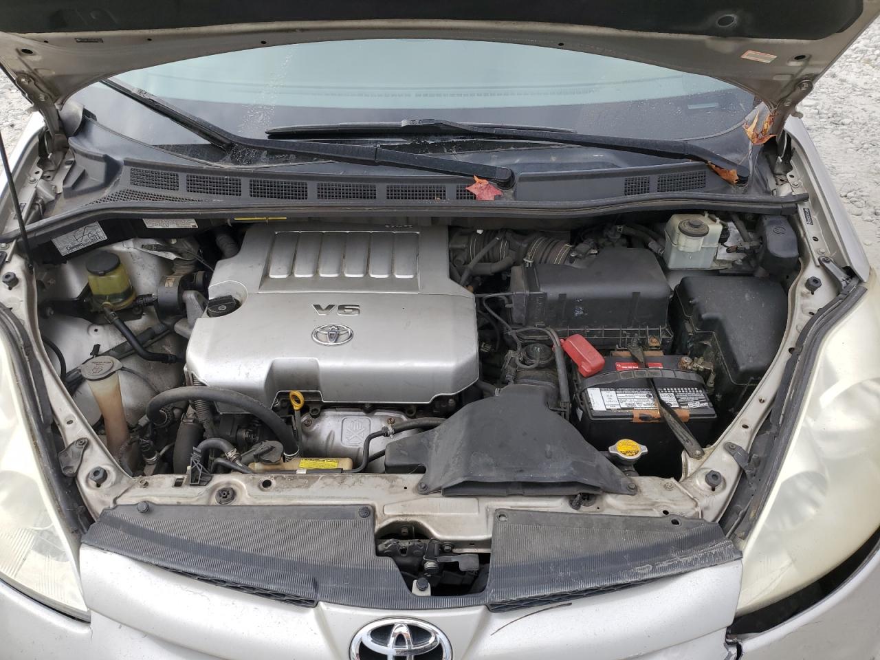2009 Toyota Sienna - Image 12