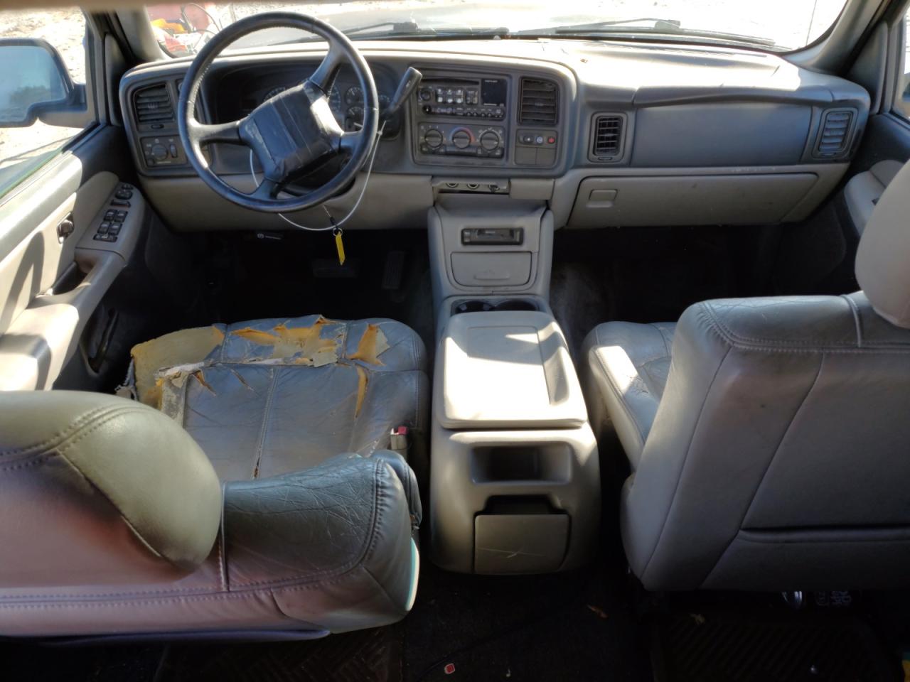 2001 Chevrolet Suburban - Image 8