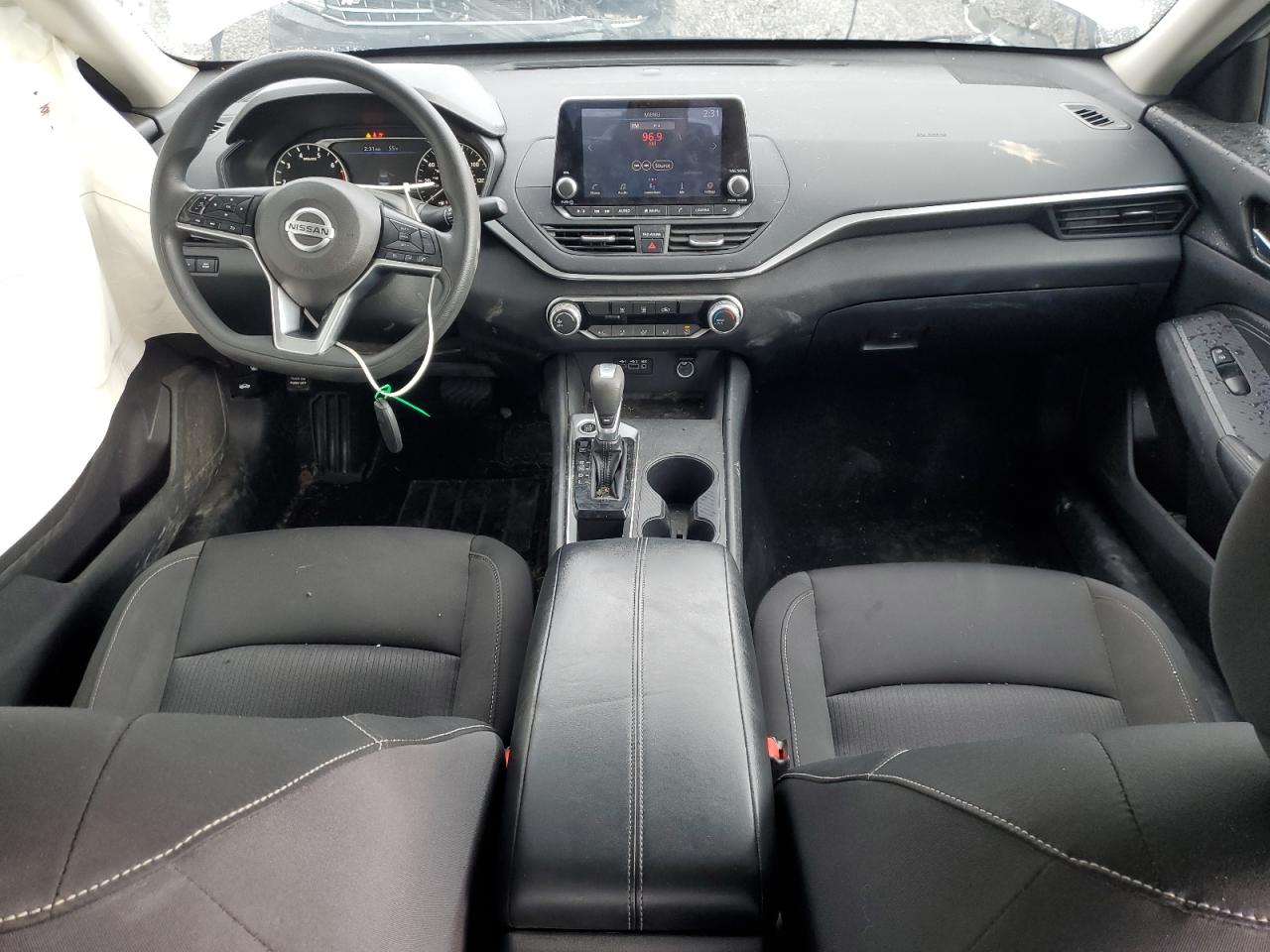 2019 Nissan Altima - Image 8