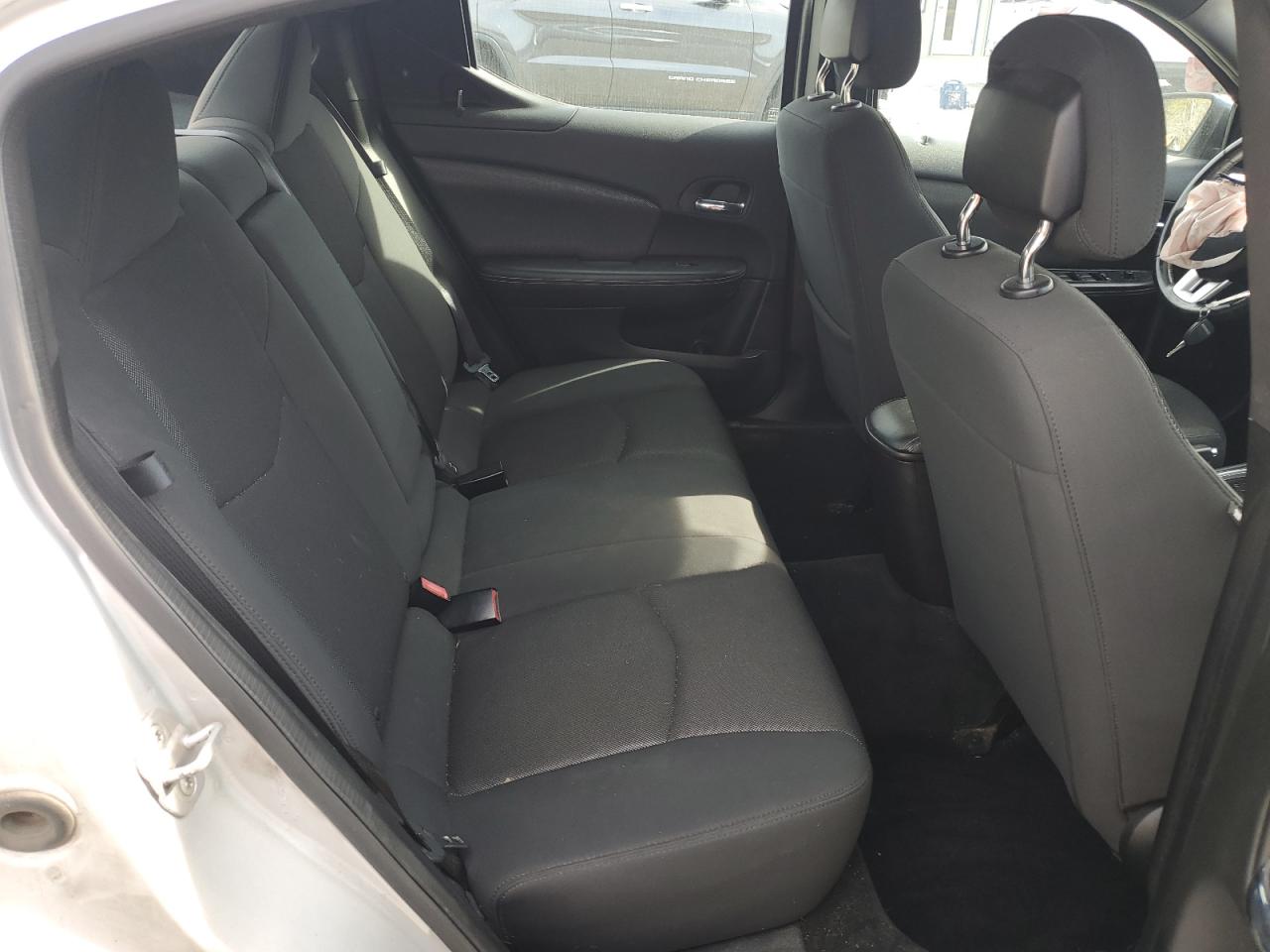 2012 Dodge Avenger - Image 10