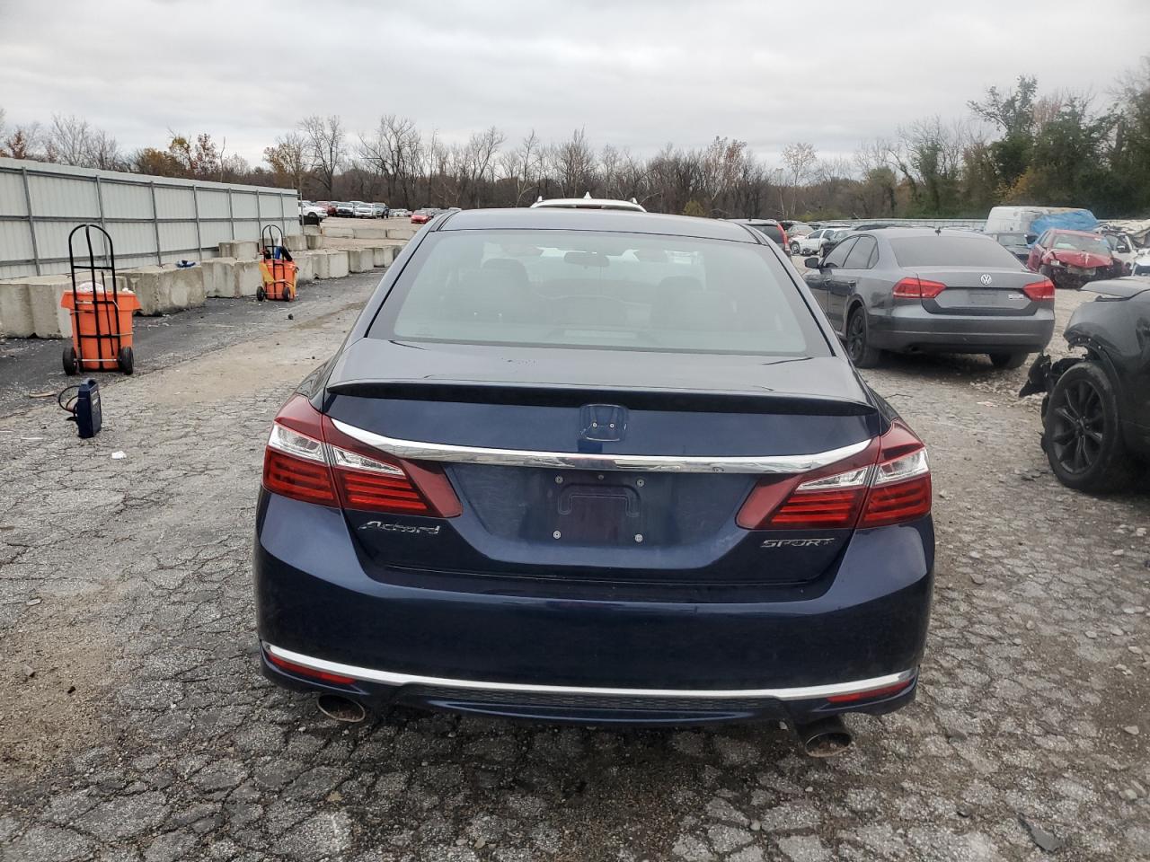 2016 Honda Accord Sport VIN: 1HGCR2F6XGA204384 Lot: 80294854