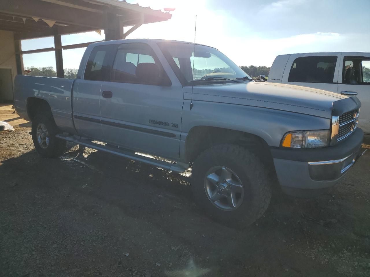 2000 Dodge RAM - Image 4