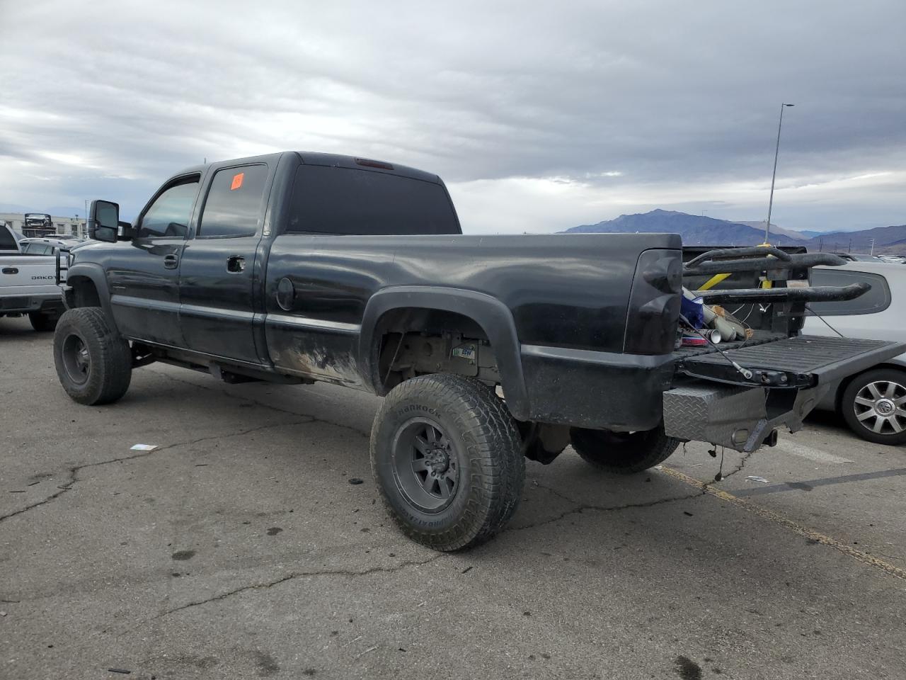 2004 Chevrolet Silverado - Image 2