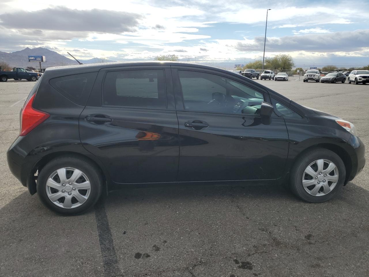 2015 Nissan Versa - Image 3