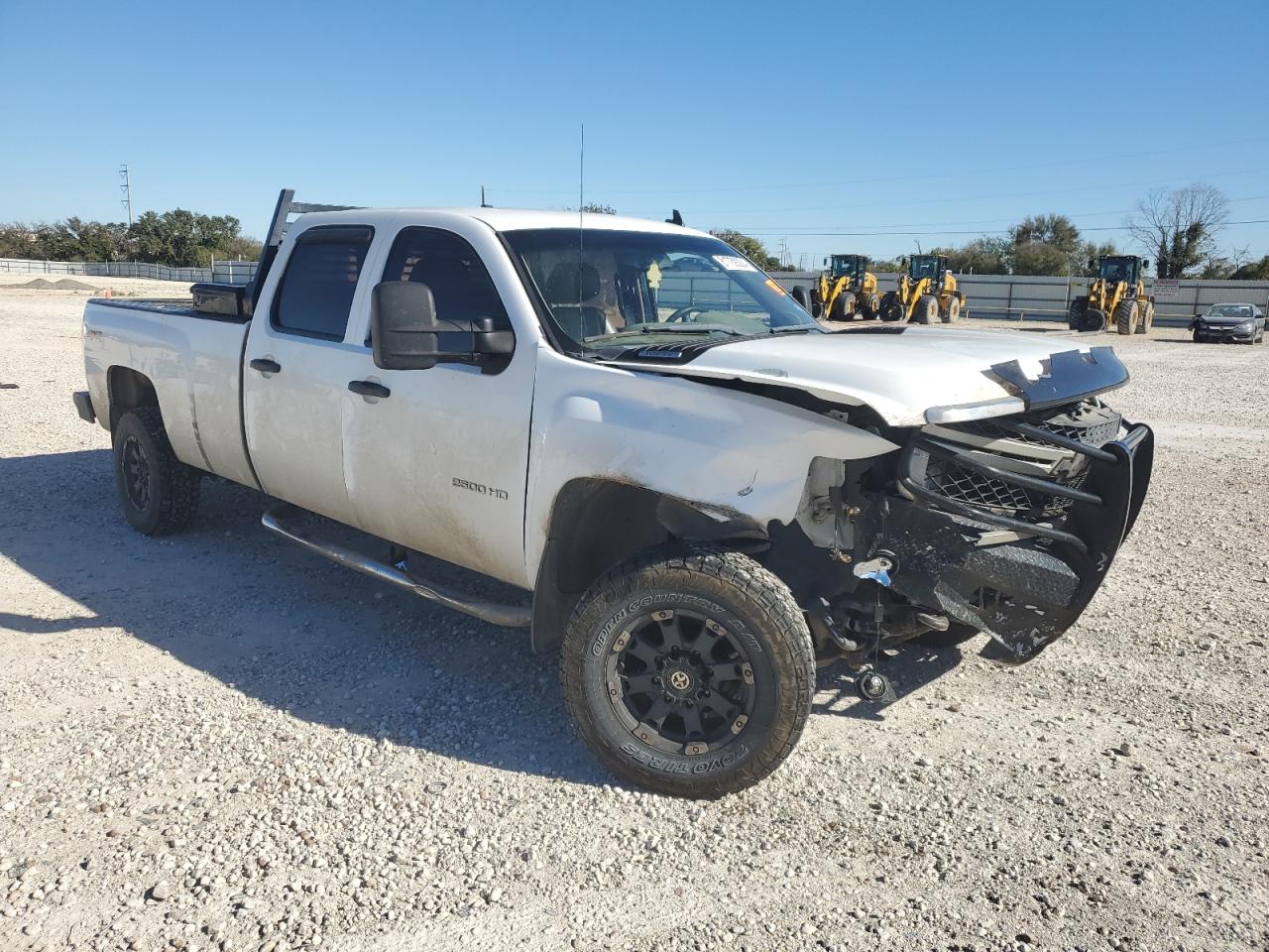 2011 Chevrolet Silverado - Image 4