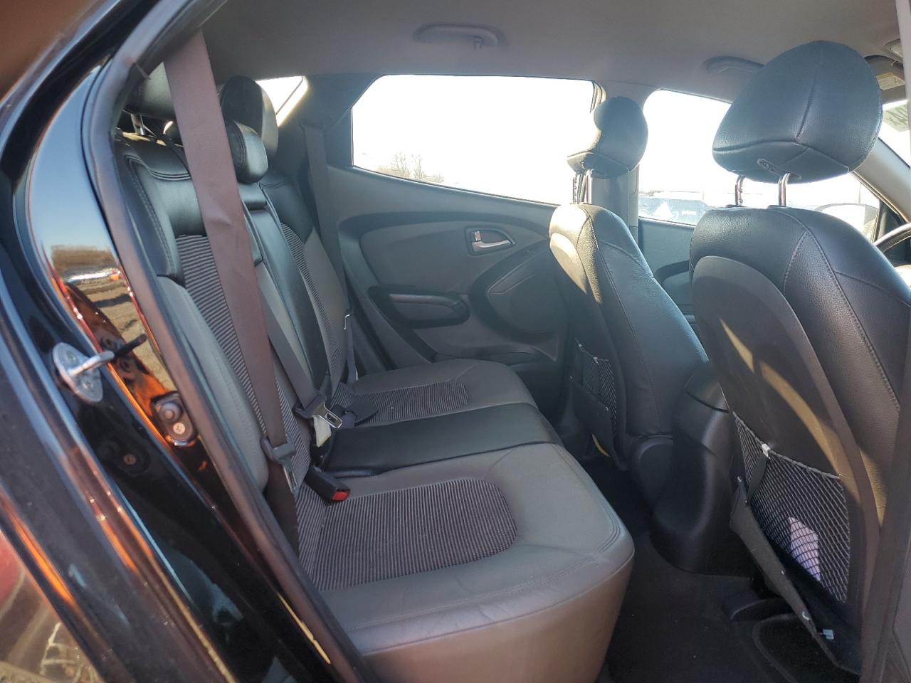 2011 Hyundai Tucson - Image 11