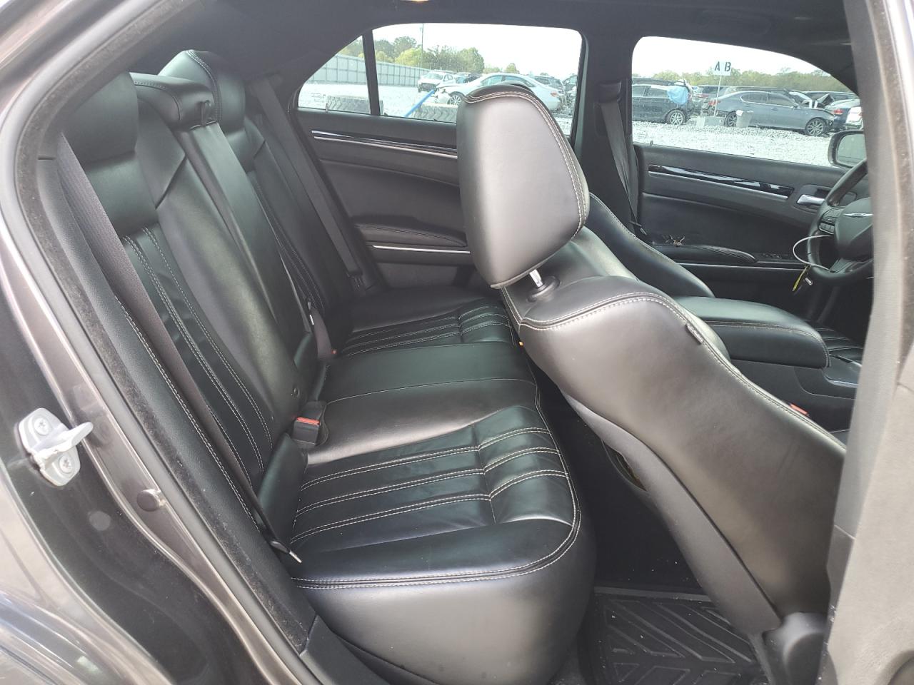 2021 Chrysler 300 - Image 10