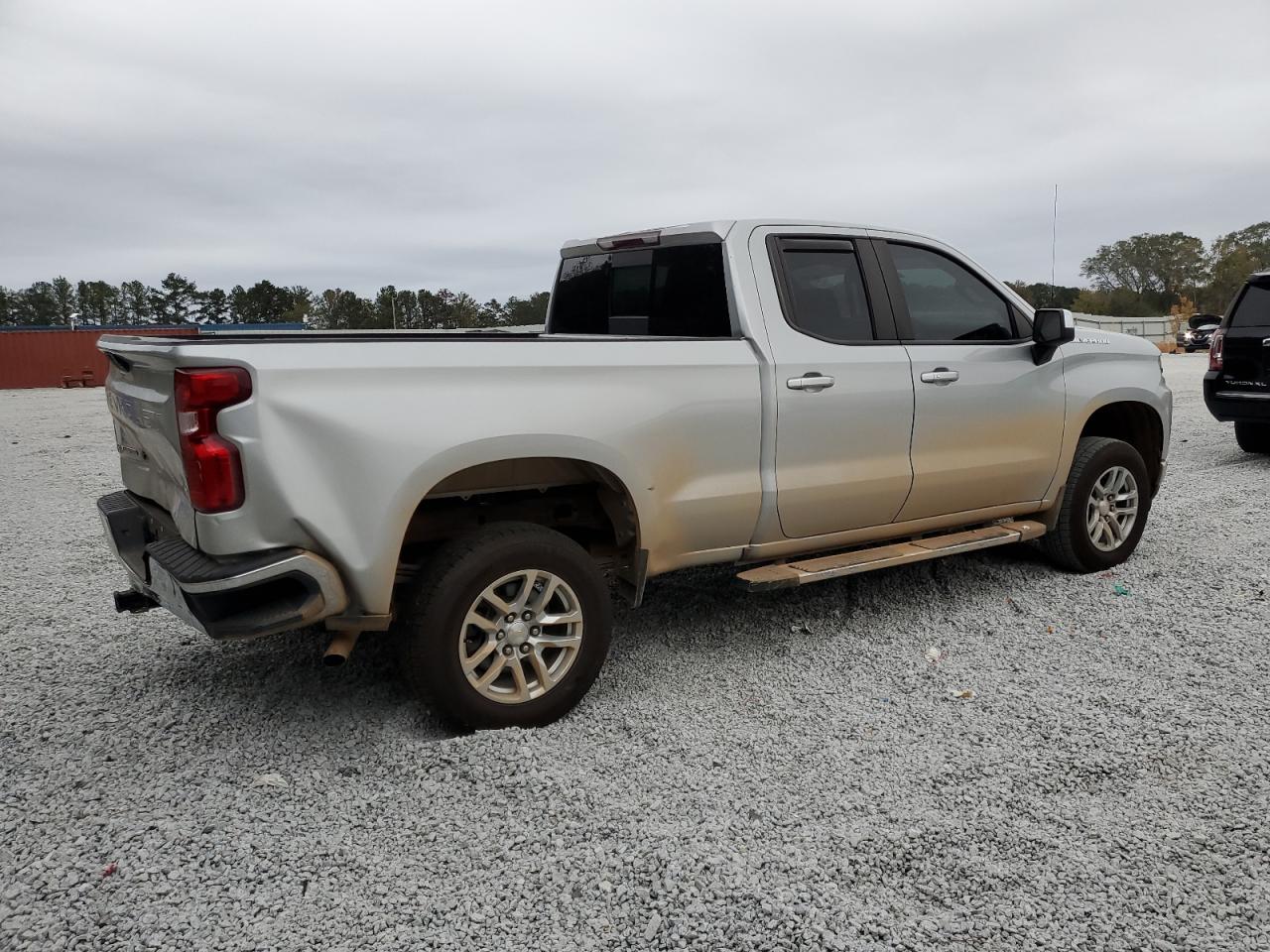 2020 Chevrolet Silverado - Image 3