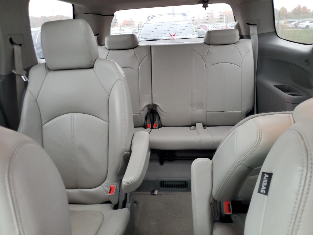 2014 GMC Acadia - Image 10