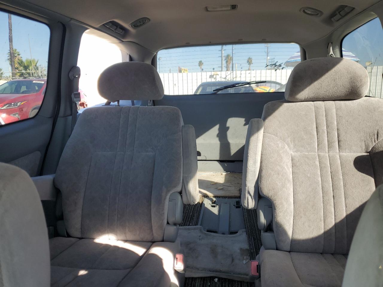 2000 Toyota Sienna Le VIN: 4T3ZF13C8YU178599 Lot: 62676585