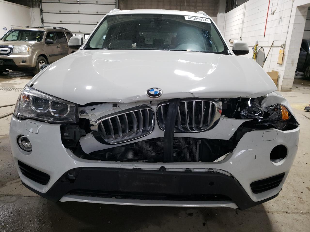 VIN 5UXWX9C33H0W74685 2017 BMW X3 no.5