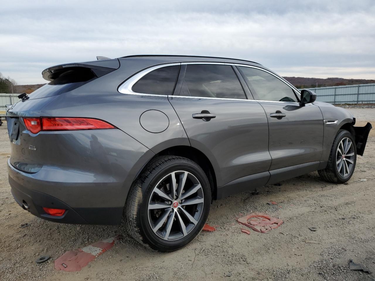 2018 Jaguar F-Pace - Image 3