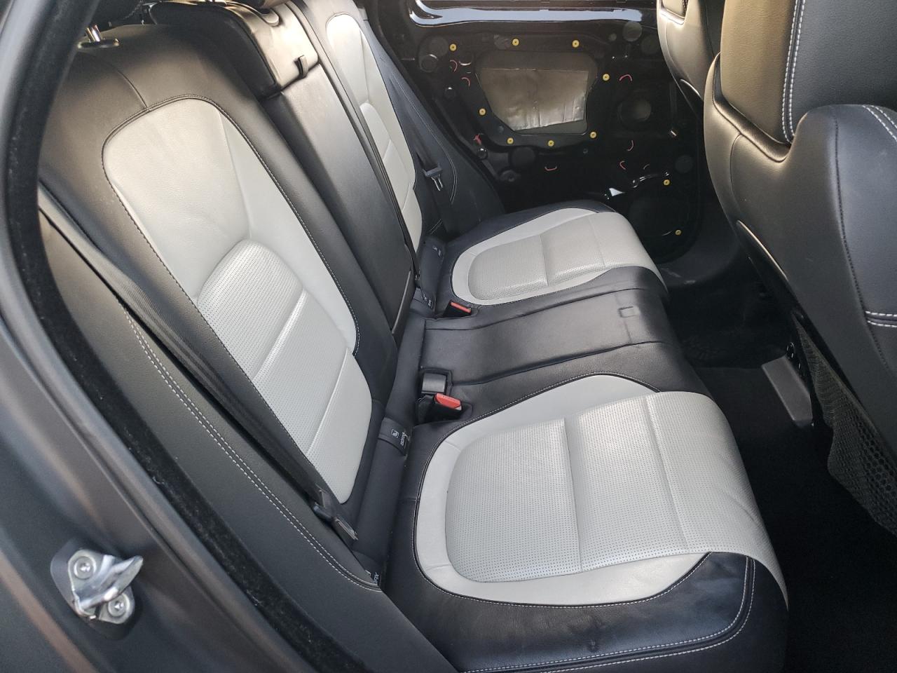 2018 Jaguar F-Pace - Image 10