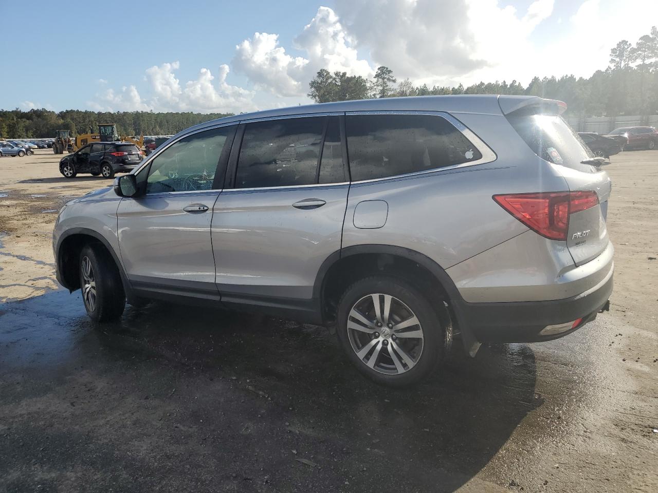 2017 Honda Pilot - Image 2