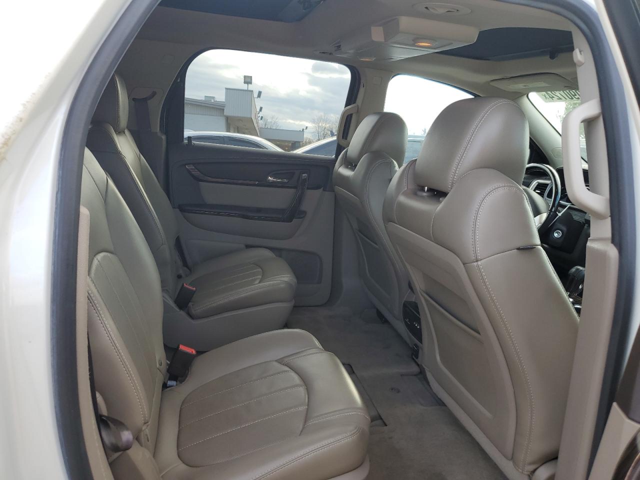 2015 GMC Acadia - Image 11