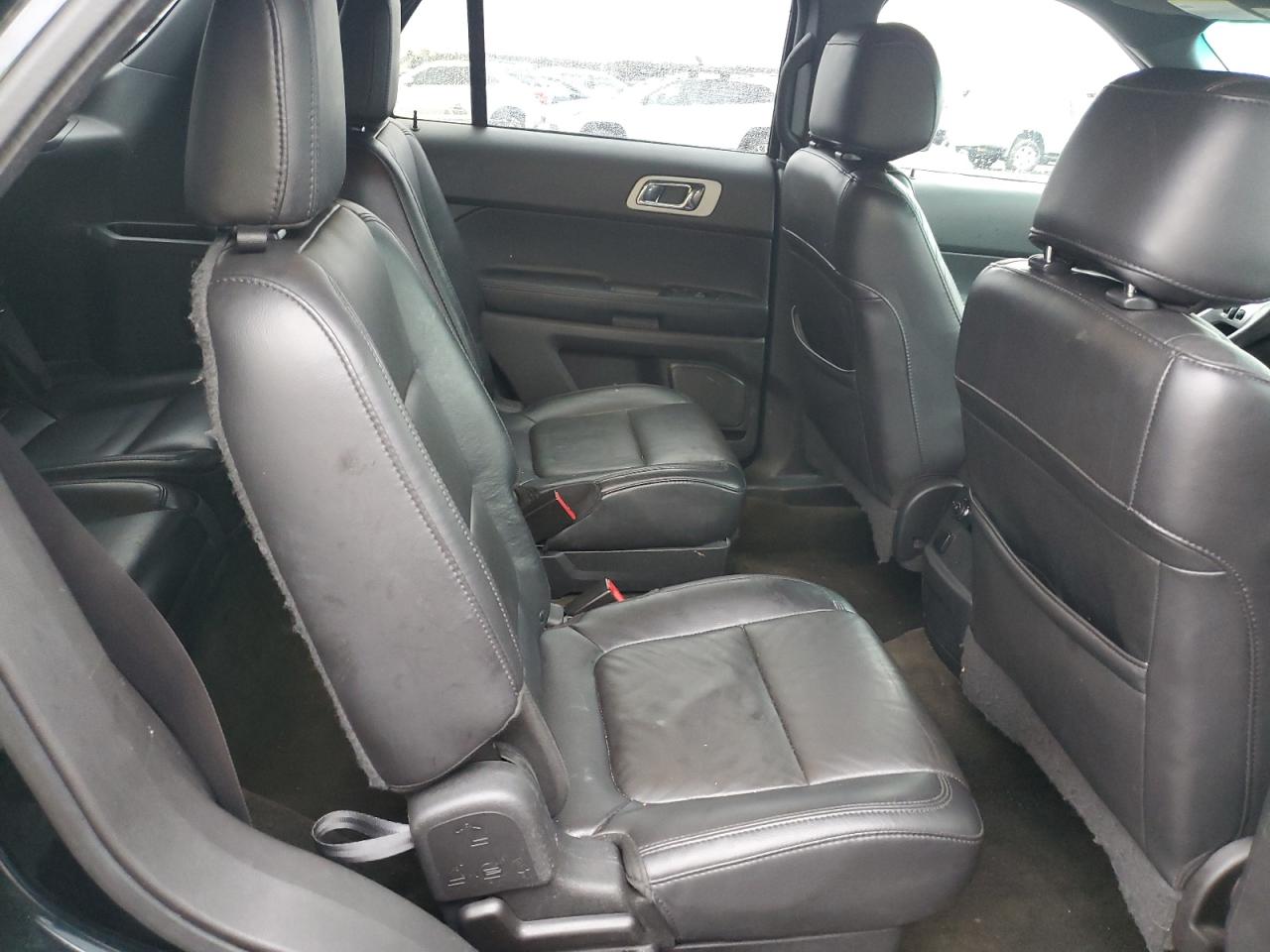 2015 Ford Explorer - Image 11