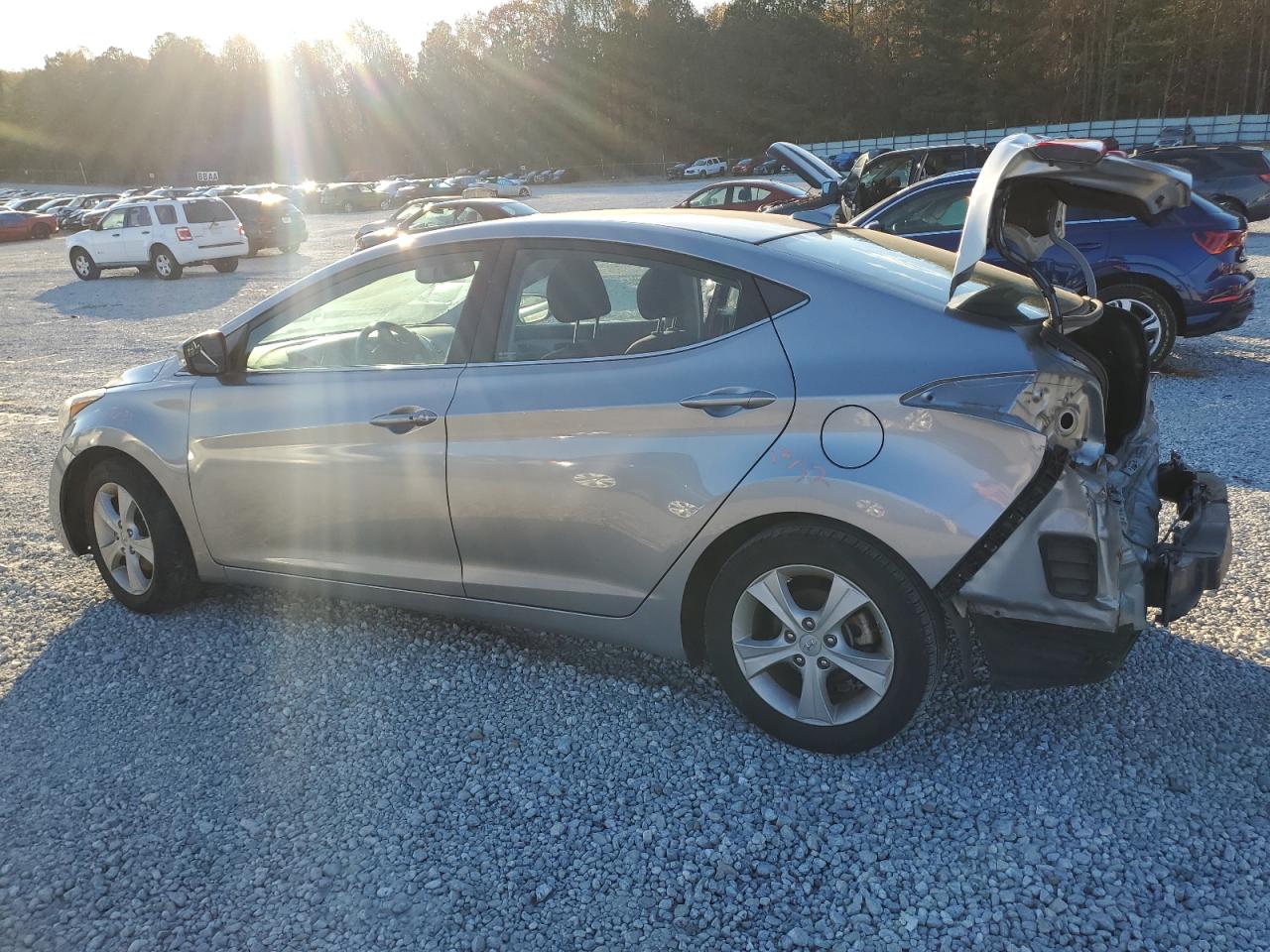 VIN 5NPDH4AE3GH738948 2016 HYUNDAI ELANTRA no.2