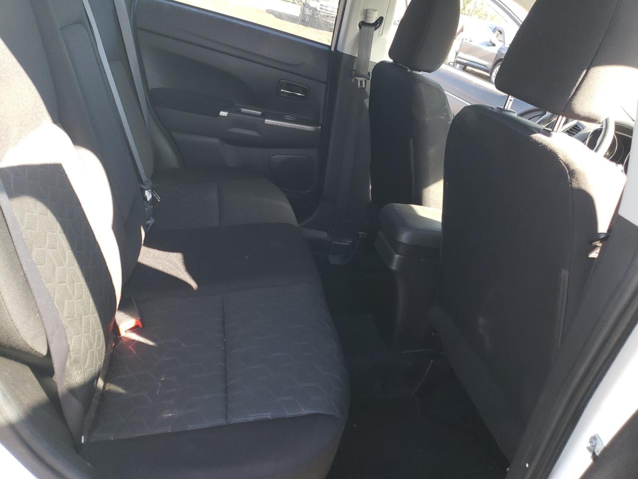 2021 Mitsubishi Outlander - Image 11