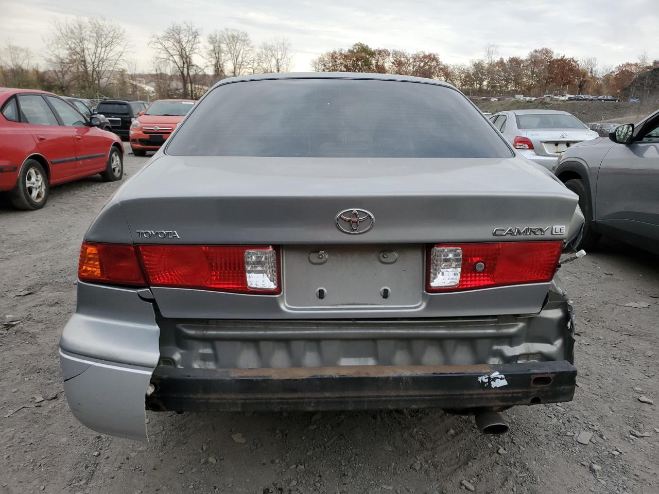 2001 Toyota Camry Ce VIN: JT2BG22K510573307 Lot: 79236864