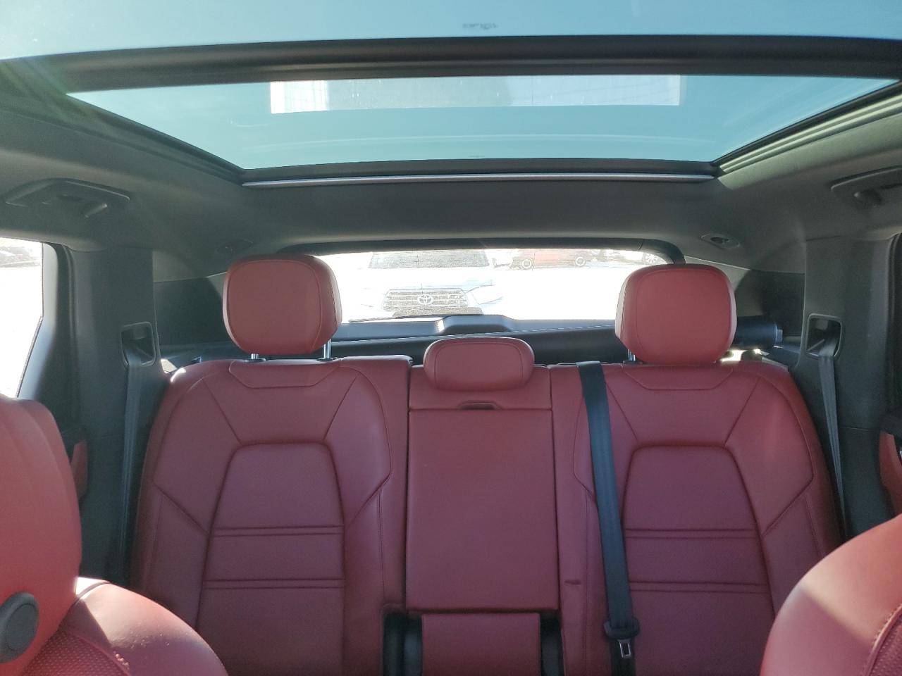 2021 Porsche Cayenne - Image 10
