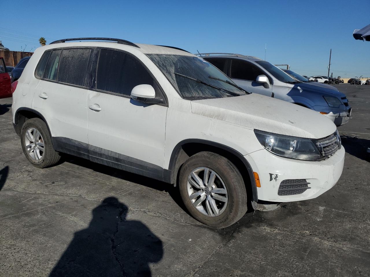 VIN WVGAV7AX5HK039706 2017 VOLKSWAGEN TIGUAN no.4