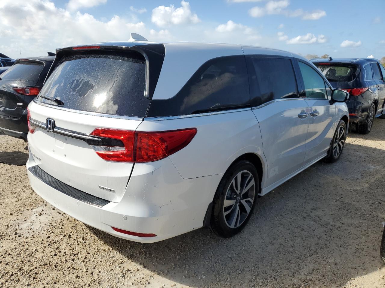 2024 Honda Odyssey - Image 3