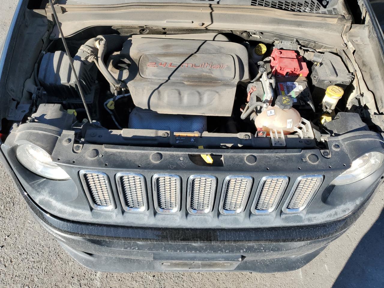 2018 Jeep Renegade - Image 12