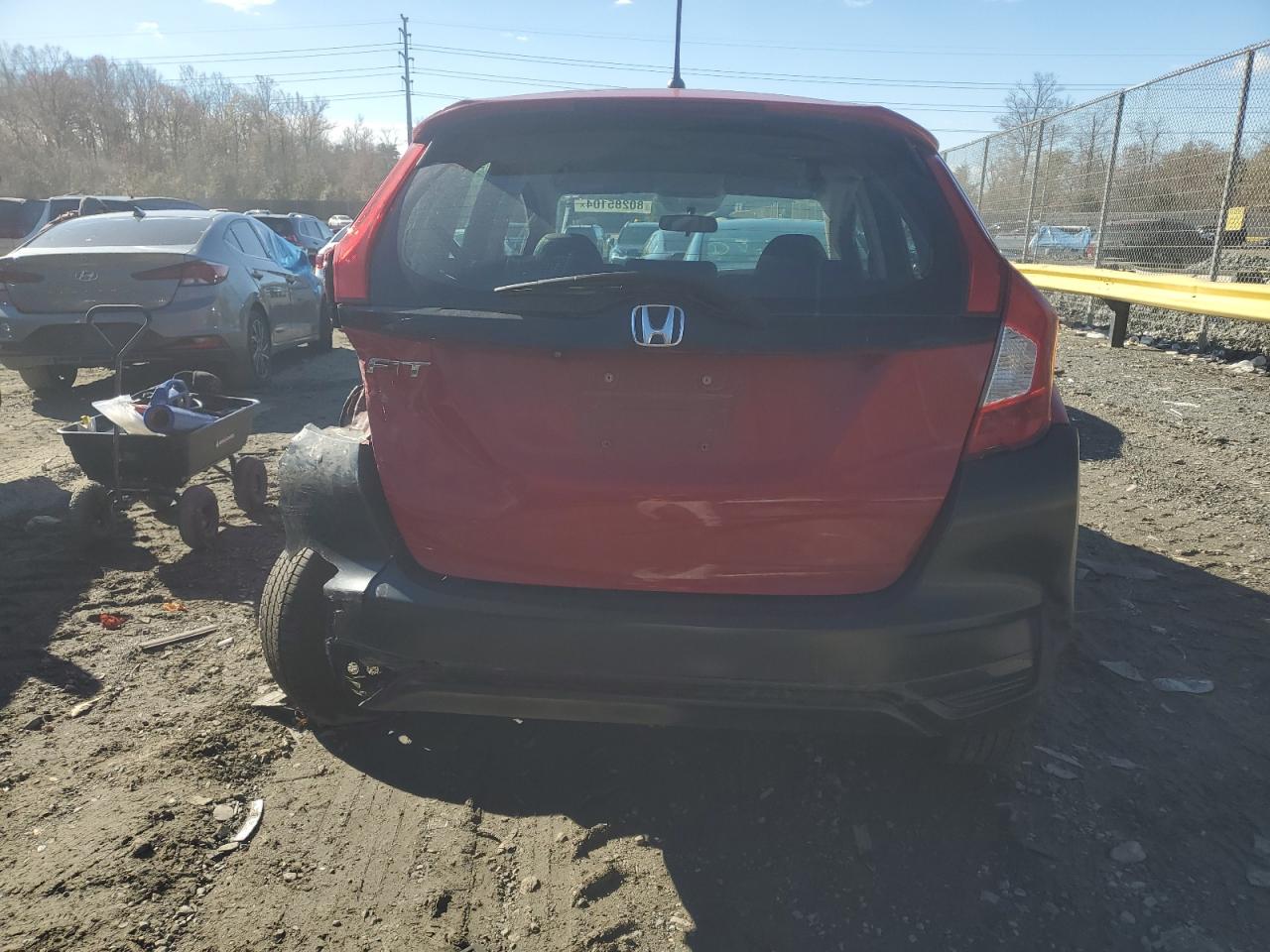 2018 Honda Fit Lx VIN: 3HGGK5H40JM735641 Lot: 80285104