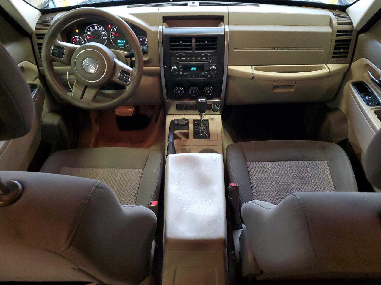 2011 Jeep Liberty (North America) - Image 8