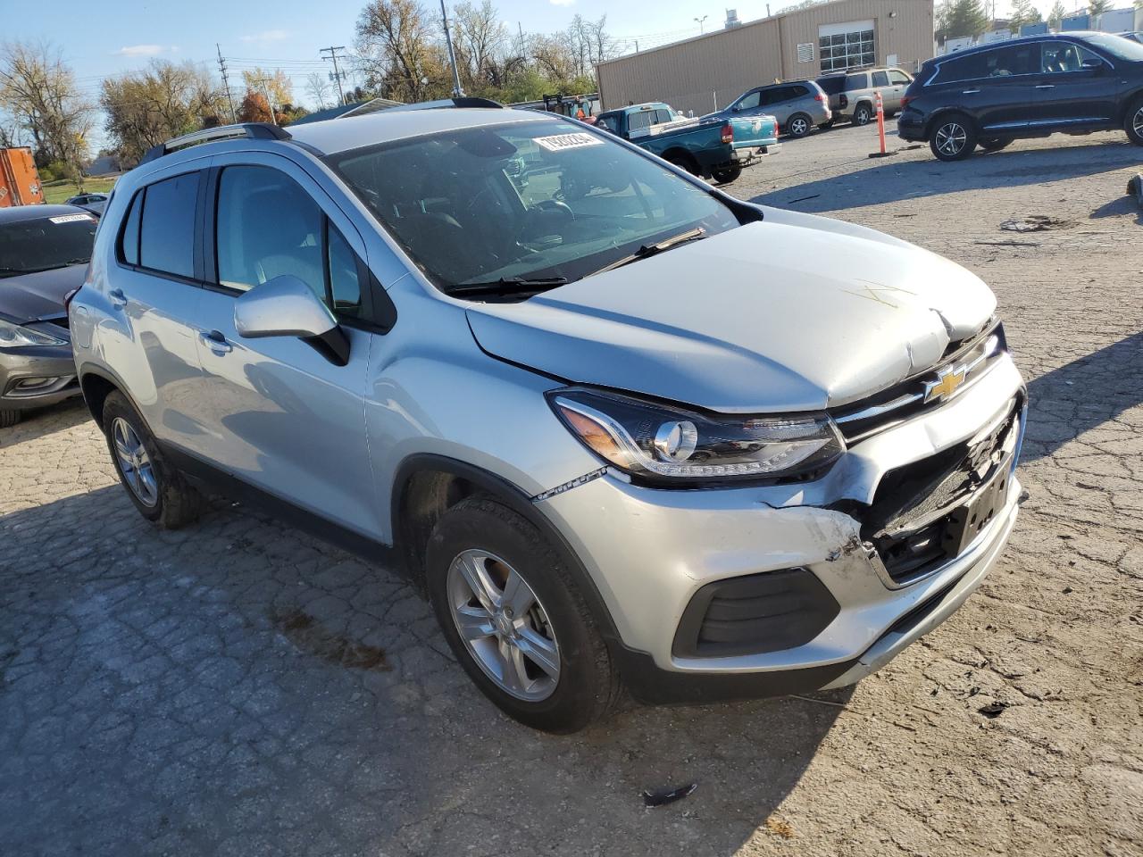 2022 Chevrolet Trax - Image 4