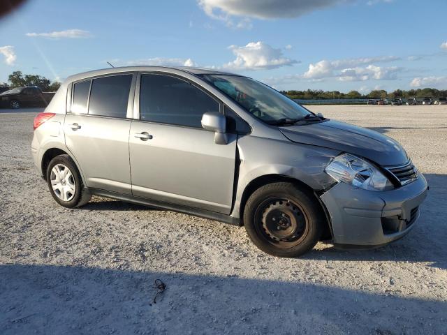  NISSAN VERSA 2012 Серебристый