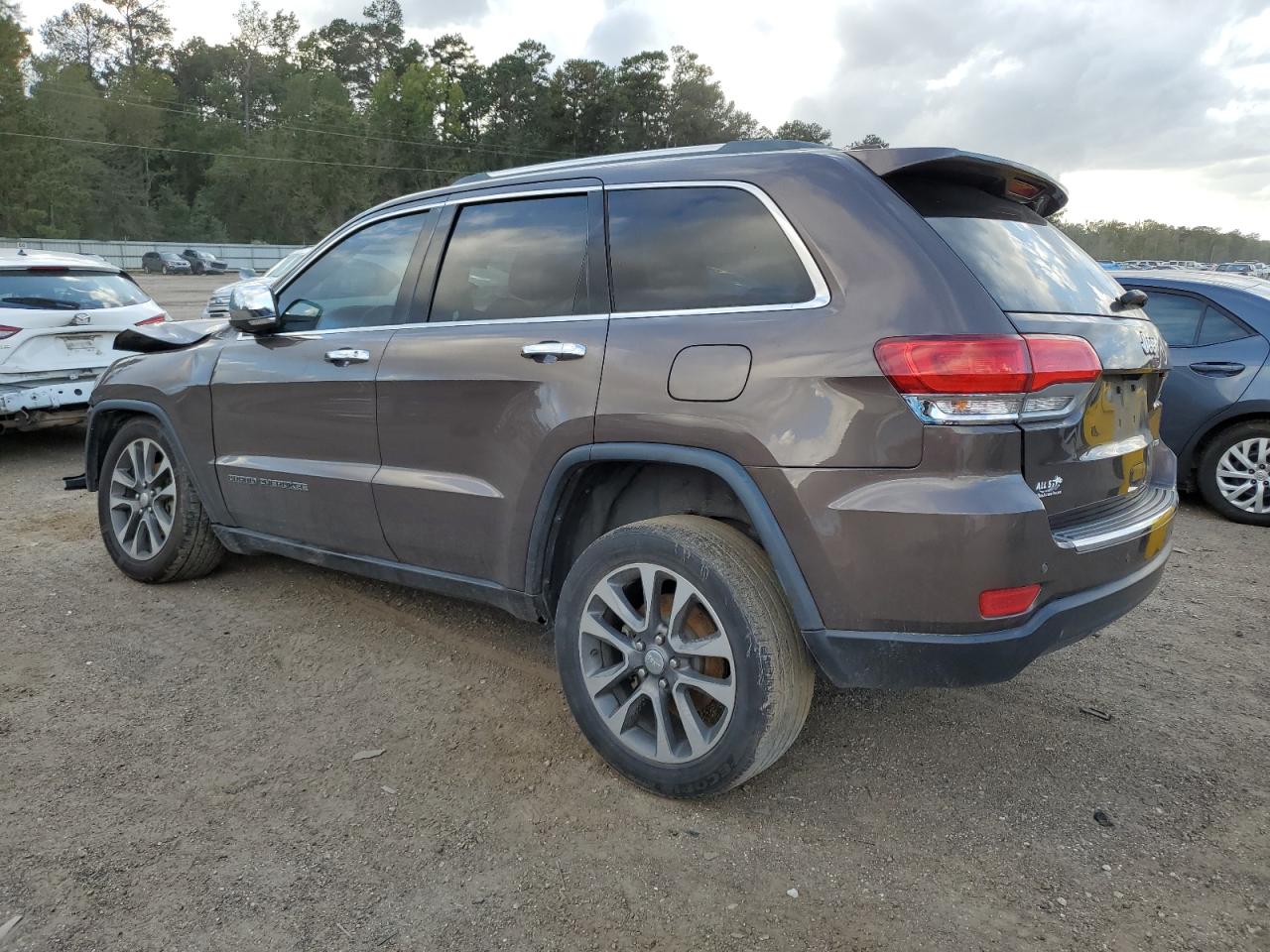 2018 Jeep Grand Cherokee - Image 2