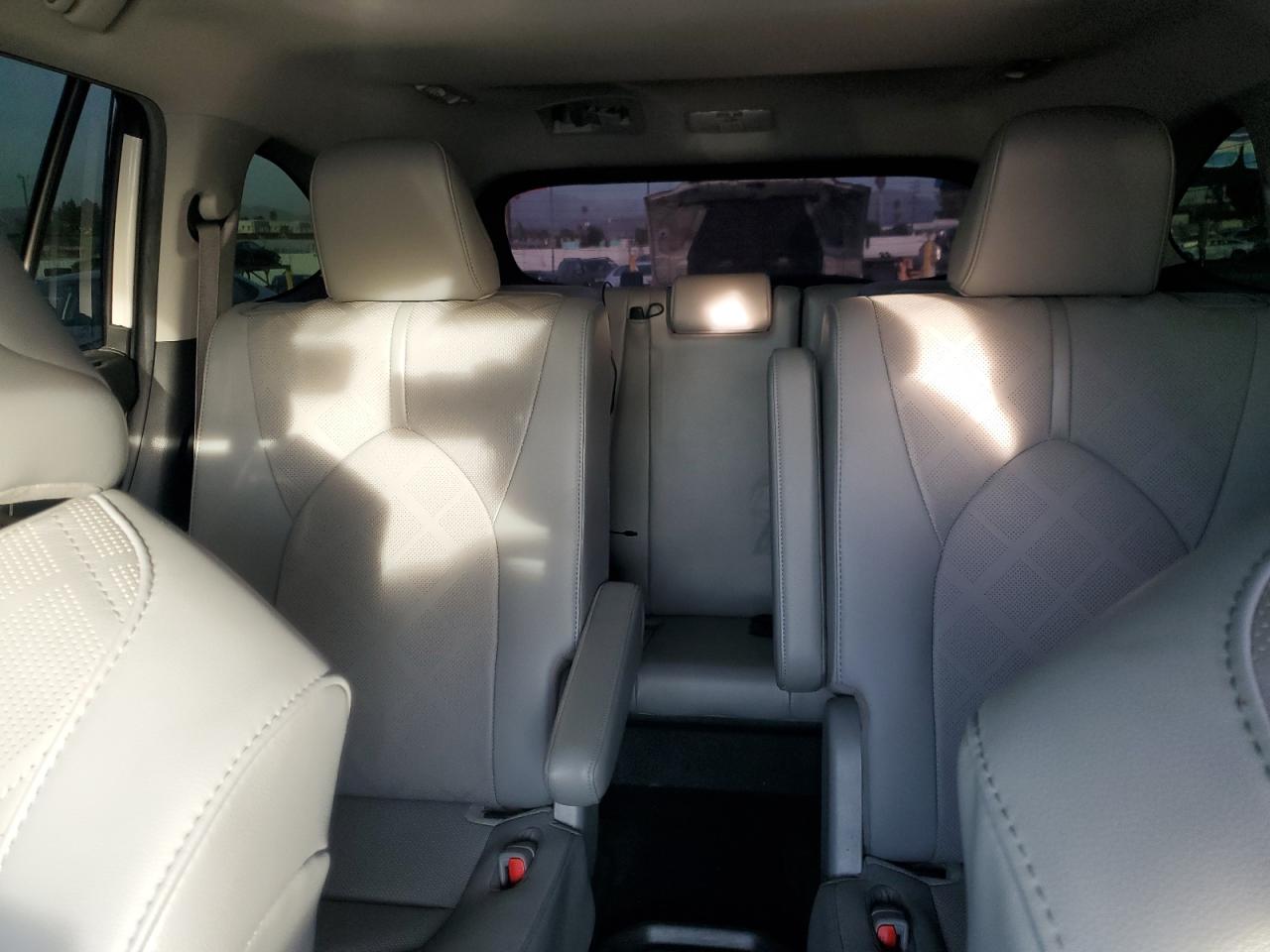 2021 Toyota Highlander - Image 10