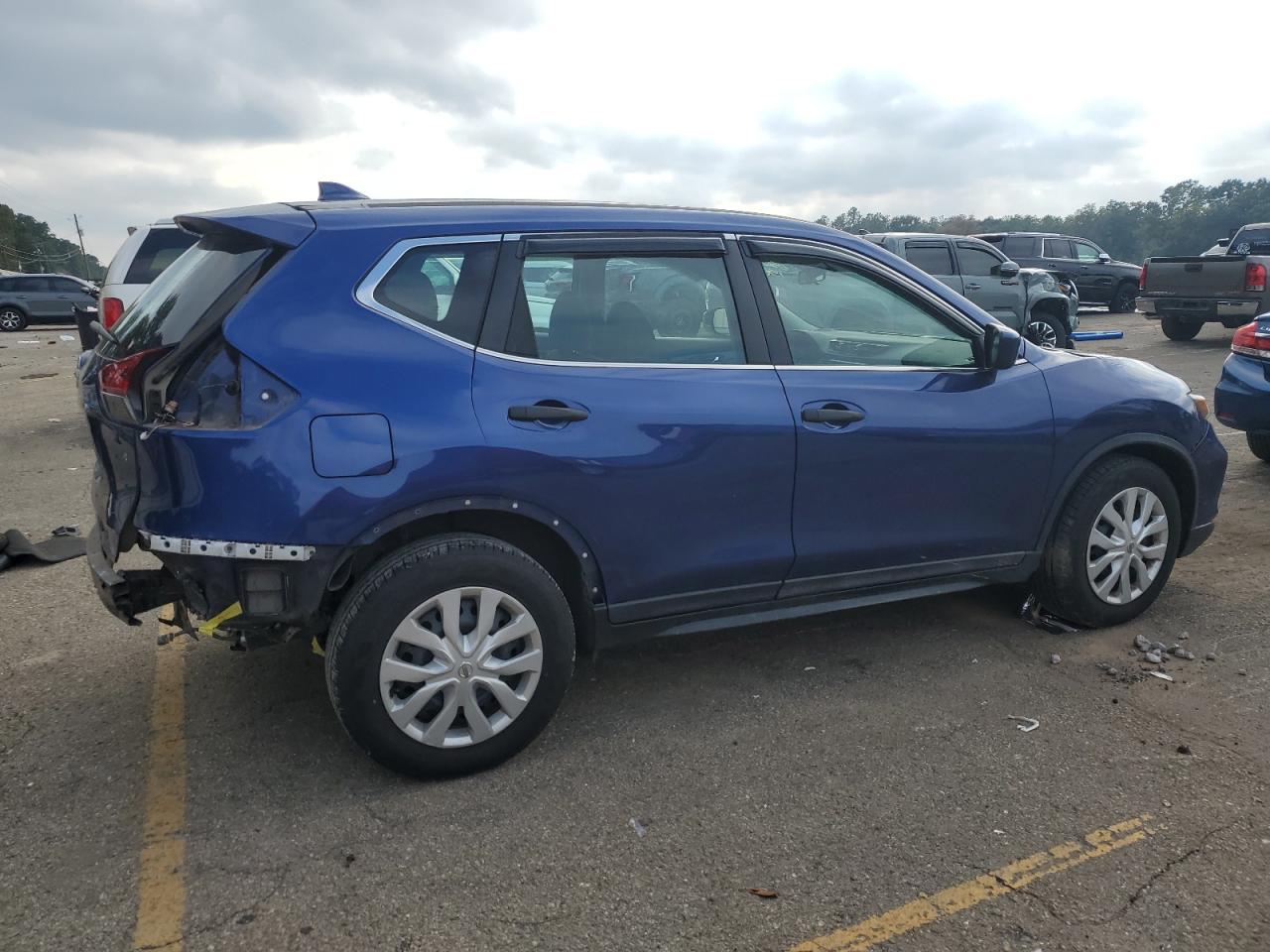 2018 Nissan Rogue - Image 3