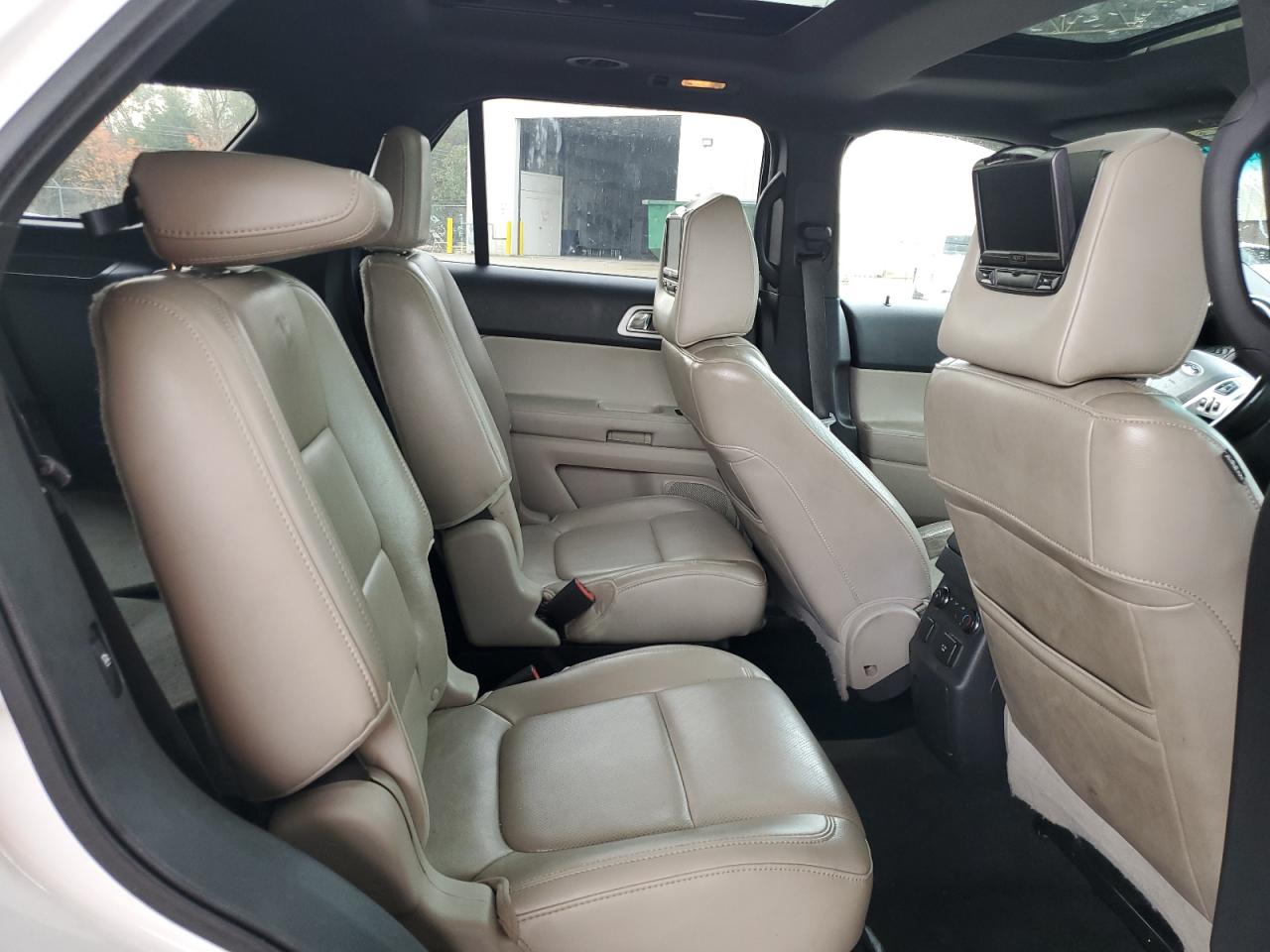 2011 Ford Explorer - Image 10