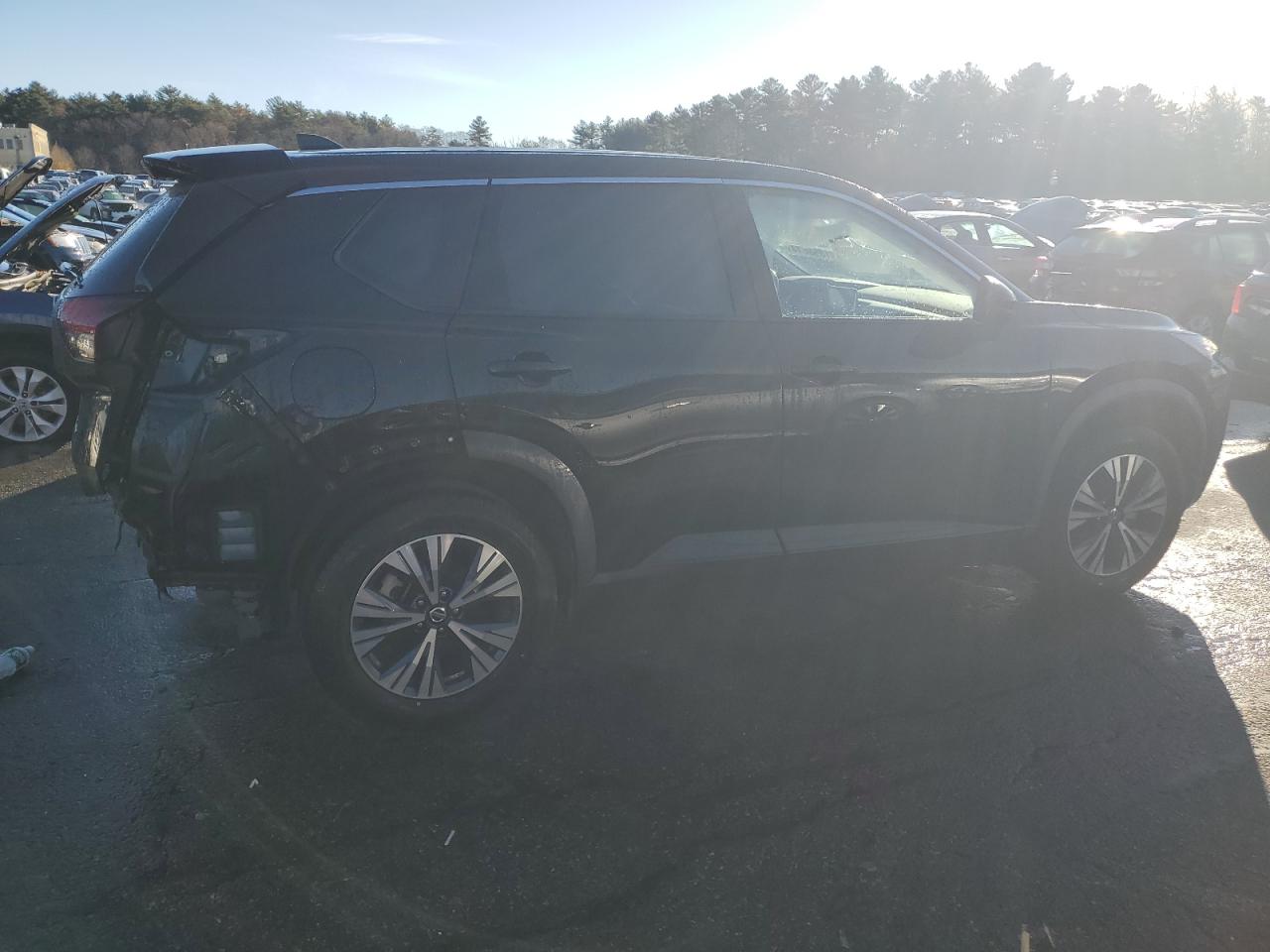 2021 Nissan Rogue - Image 3