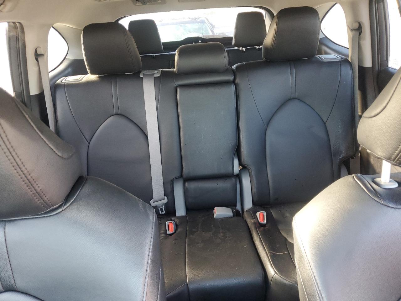 2021 Toyota Highlander - Image 10