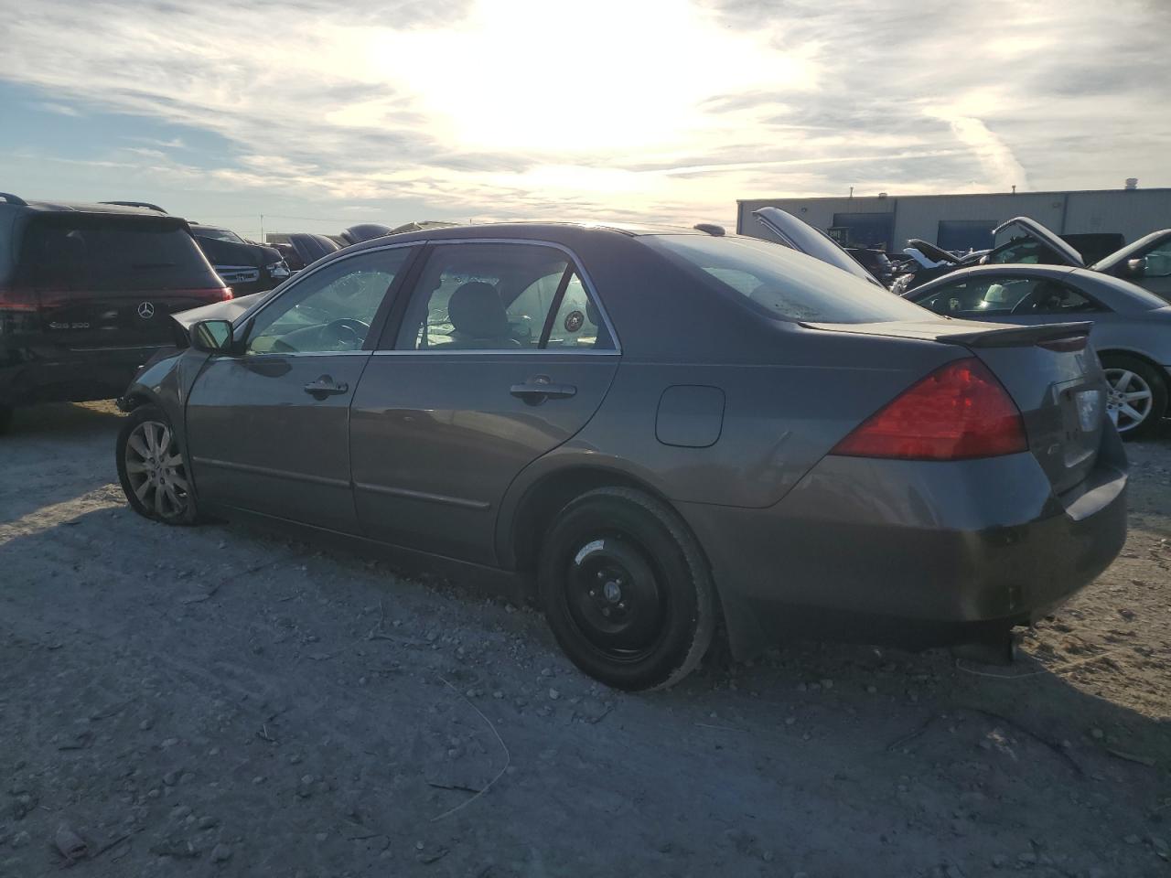 2007 Honda Accord - Image 2