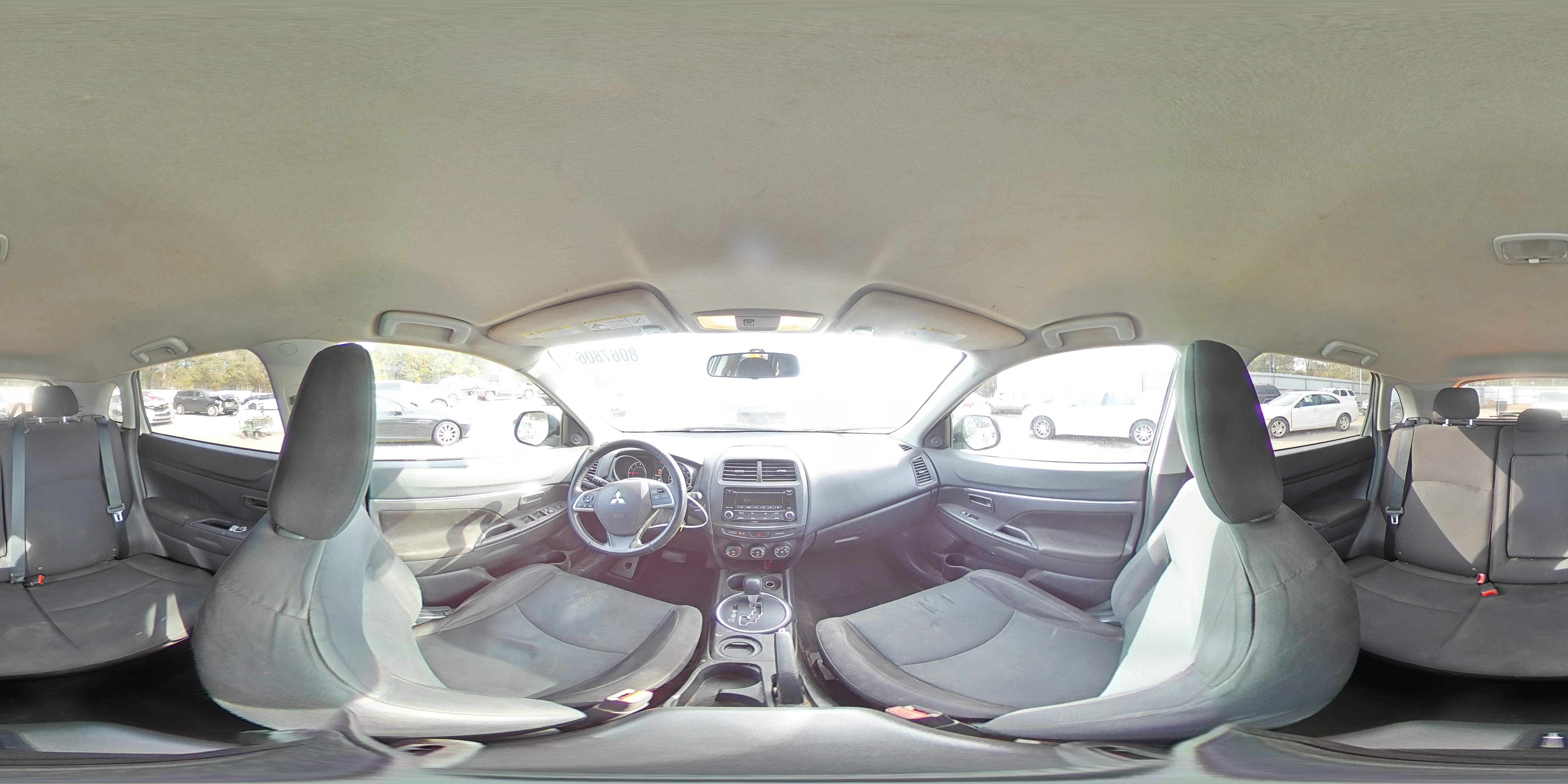 2015 Mitsubishi Outlander - Image 15