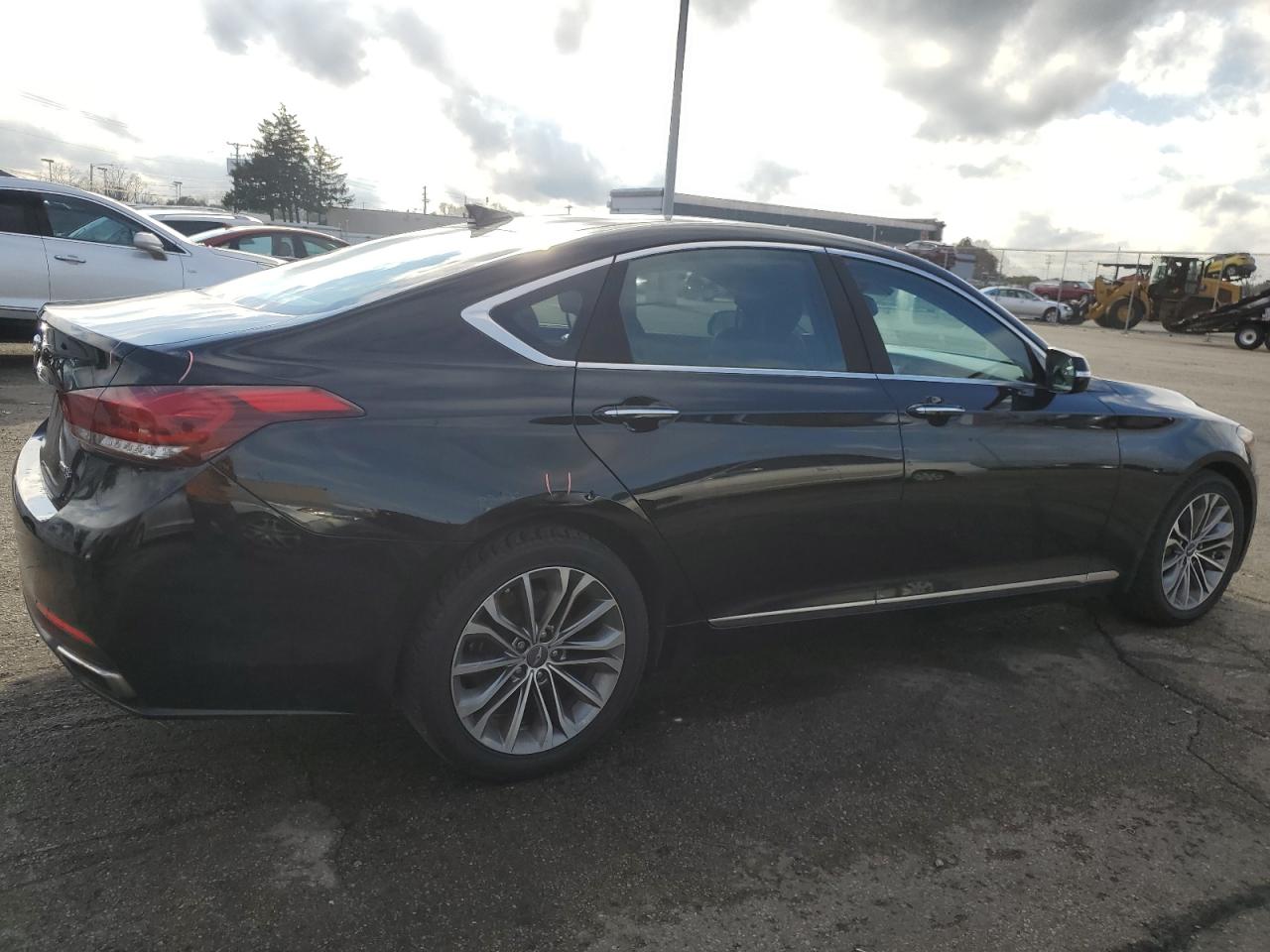 2015 Hyundai Genesis - Image 3