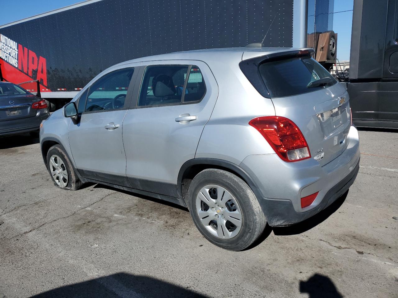 VIN KL7CJKSB9HB056746 2017 CHEVROLET TRAX no.2