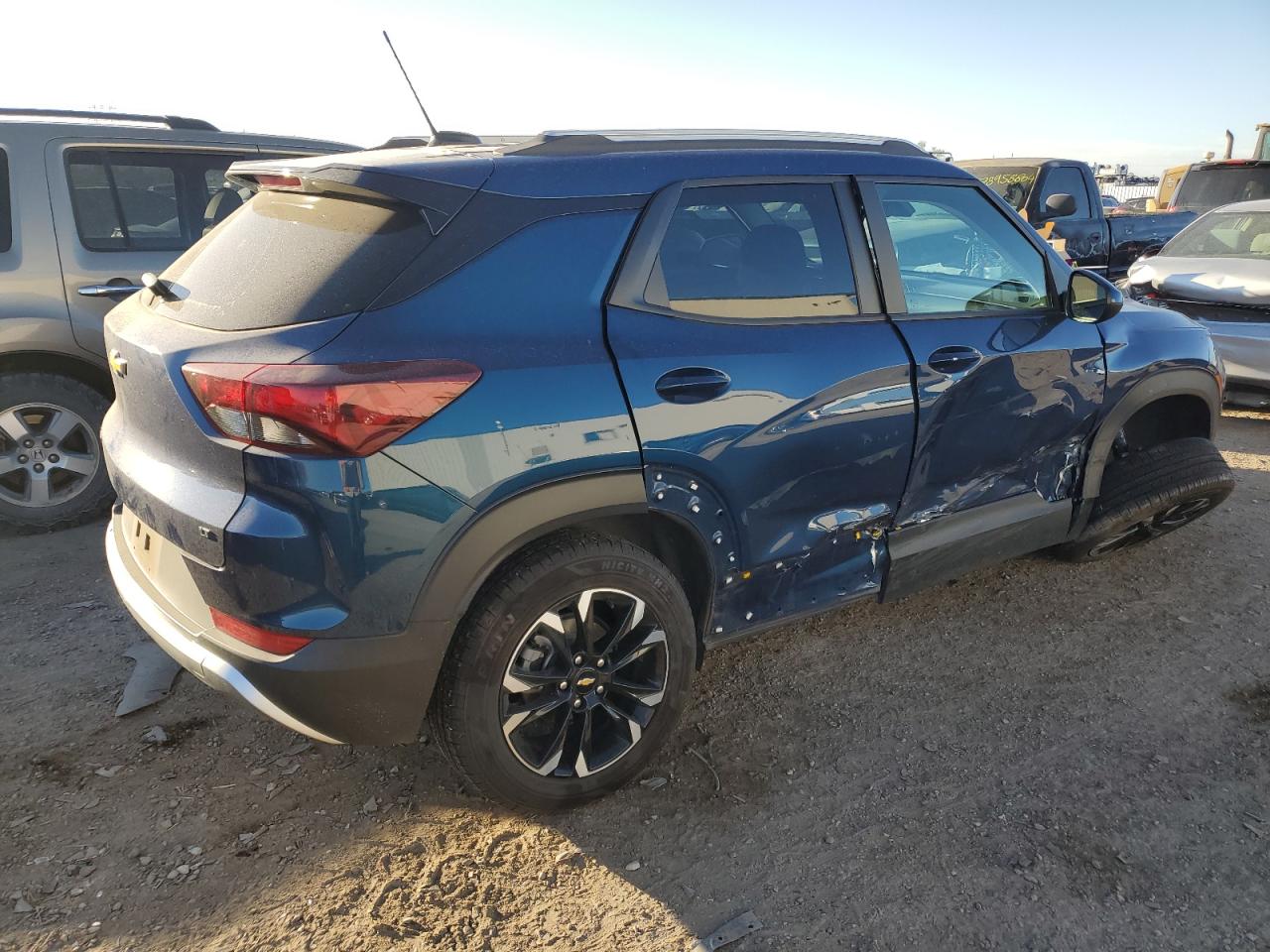 2021 Chevrolet TrailBlazer - Image 3