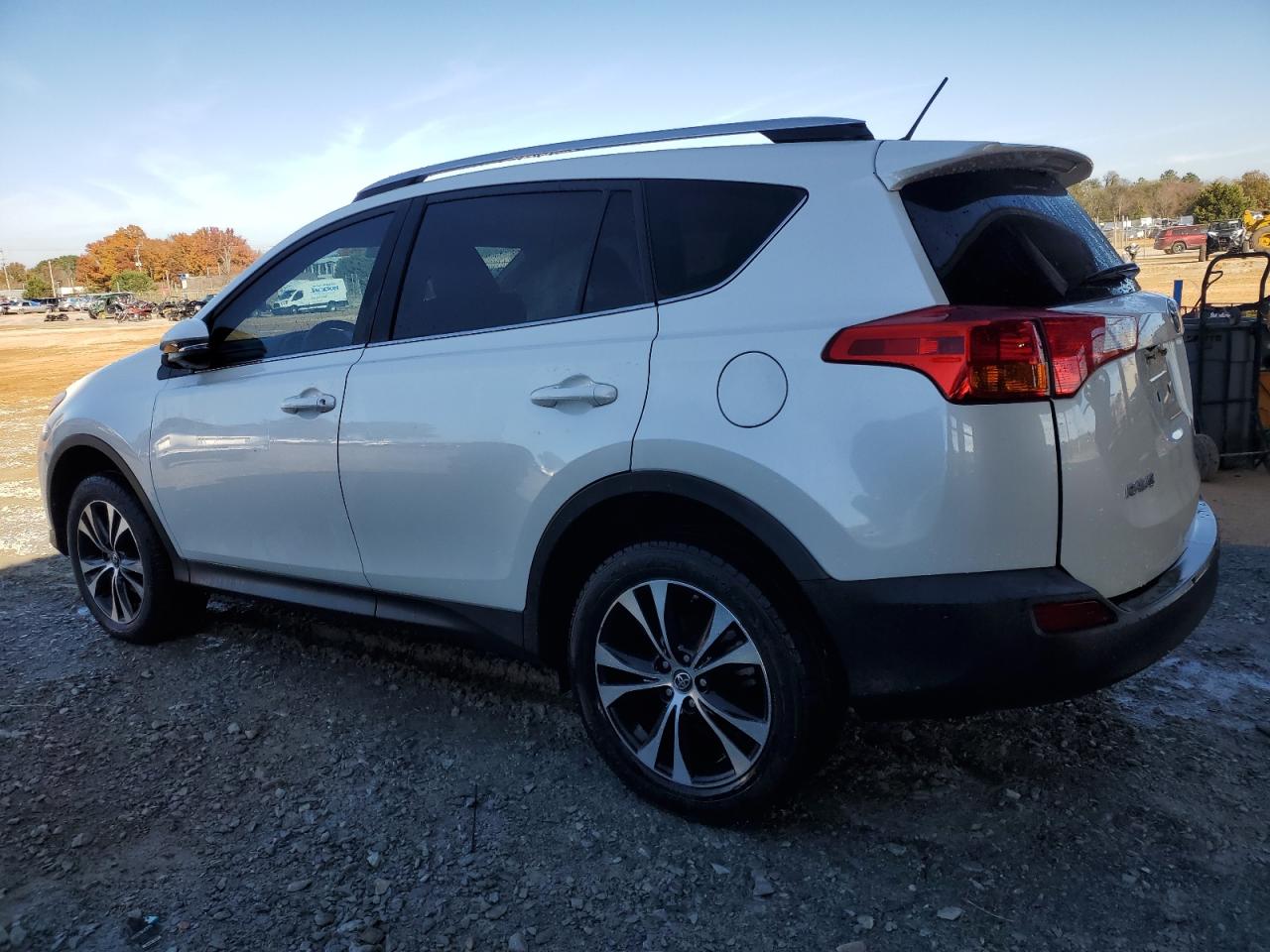 2015 Toyota RAV 4 - Image 2
