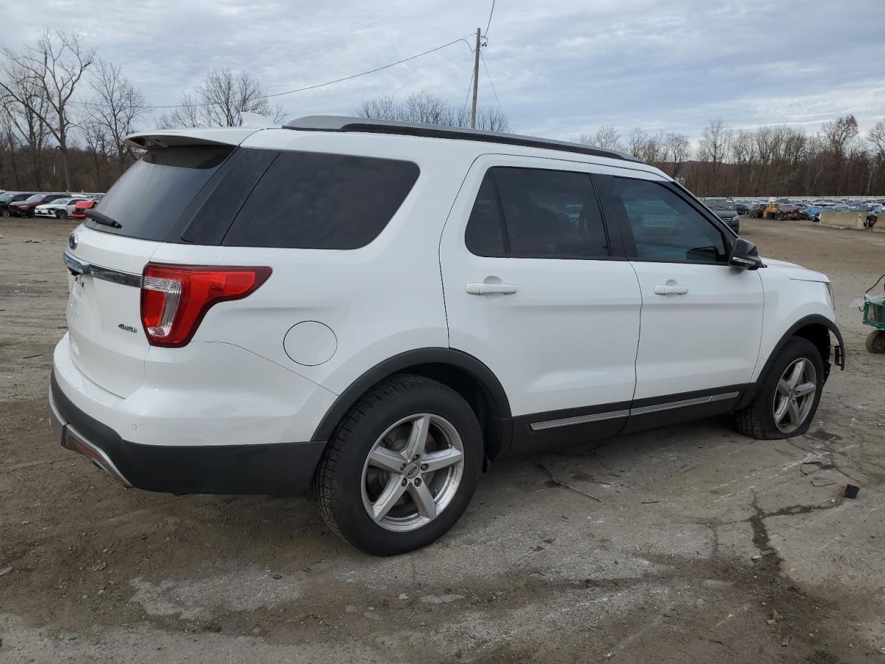 2017 Ford Explorer - Image 3