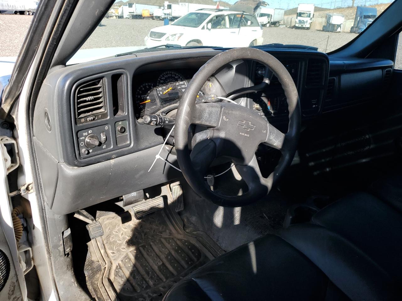 2003 Chevrolet Silverado - Image 8