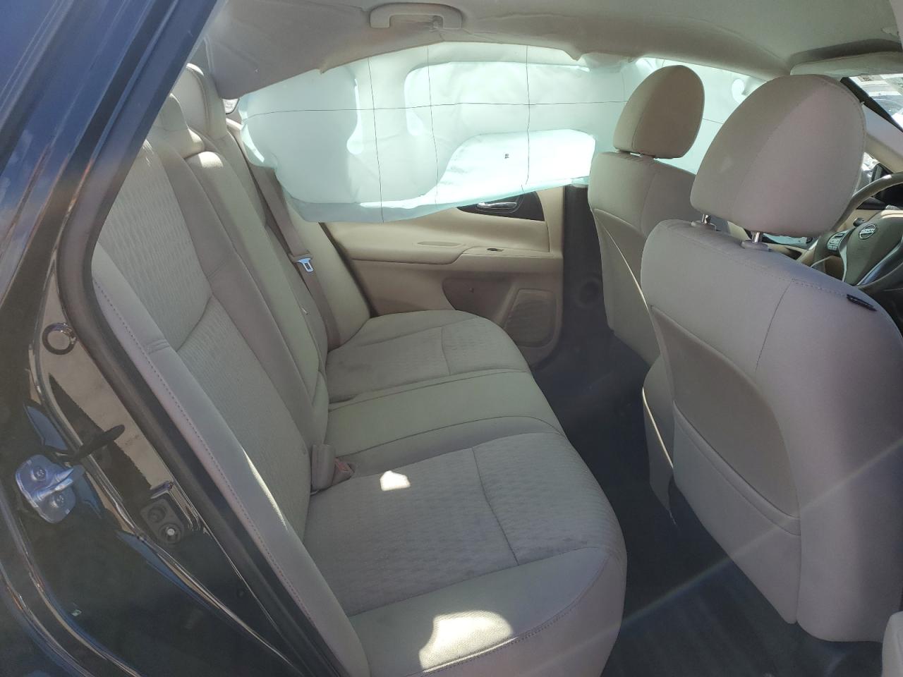 2017 Nissan Altima - Image 10